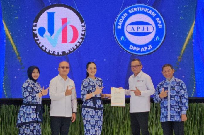 APJI Raih Sertifikat Lisensi LSP dari BNSP, Dilantik oleh KADIN Indonesia di Hadapan Menteri Investasi dan BKPM, , Jakarta (27/6/24). (Doc.Ist)