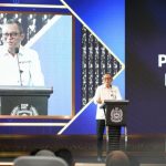Foto : Ketua BNSP, Syamsi Hari, menyerahkan Sertifikat Lisensi kepada LSP IND Logistik Indonesia di Bandung, 14 Agustus 2024, sekaligus menandai pengesahan resmi LSP dalam bidang Pos dan Logistik, didukung oleh PT Pos Indonesia dan ASPERINDO. (Doc.Ist)