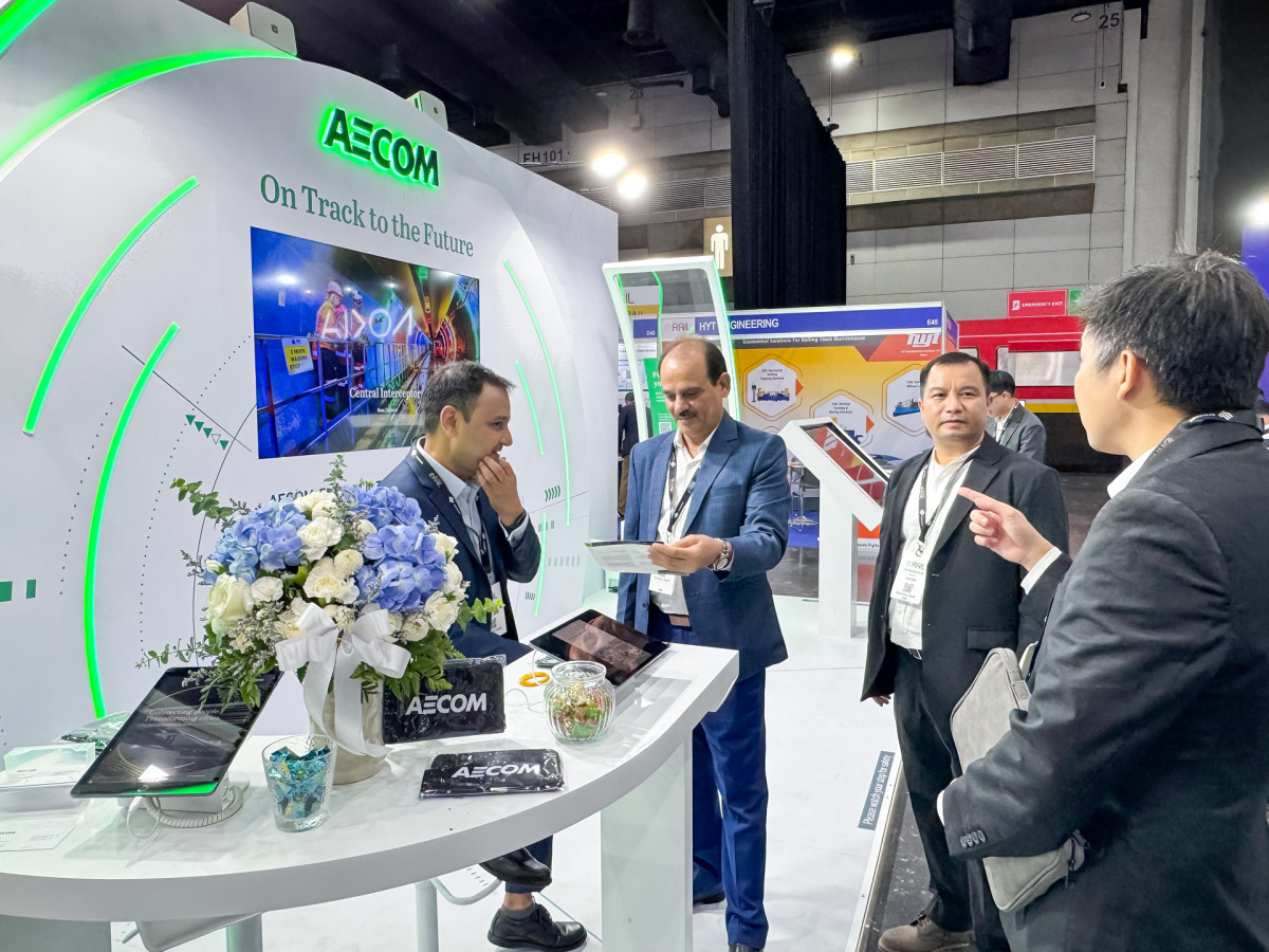 AECOM menampilkan solusi digital inovatif dan praktik berkelanjutan dalam penyampaian proyek infrastruktur kereta api yang kompleks di Asia Pacific Rail 2025.